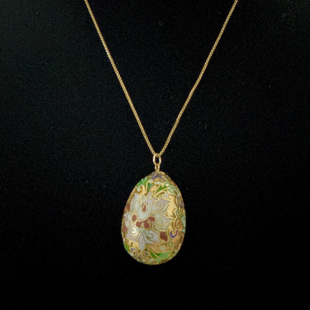 Italian 30" Sterling Silver Box Chain with Cloisonné Egg Pendant – Gold Vermeil